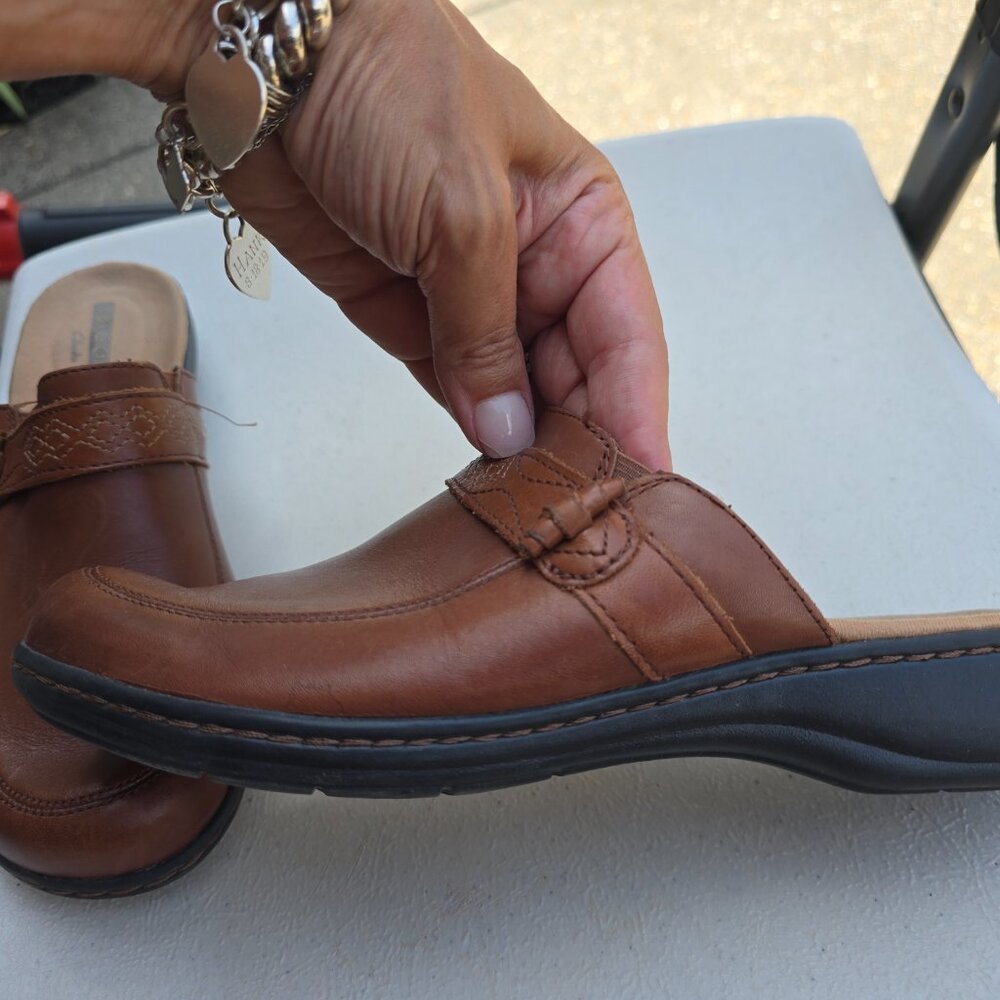 Clarks Collection 8.5 Patty Nell Chestnut Brown Leather Slip On Mules GUC Rubber - Picture 4 of 16